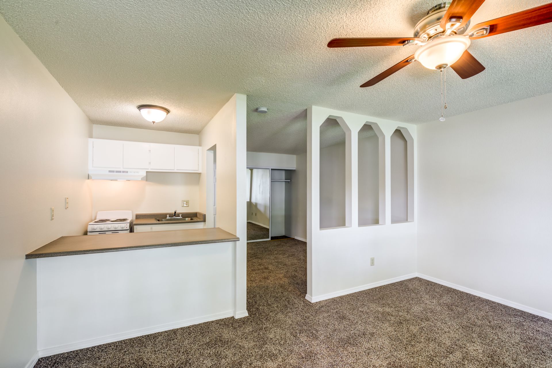 Shoreline Plaza Apartments Reno, NV