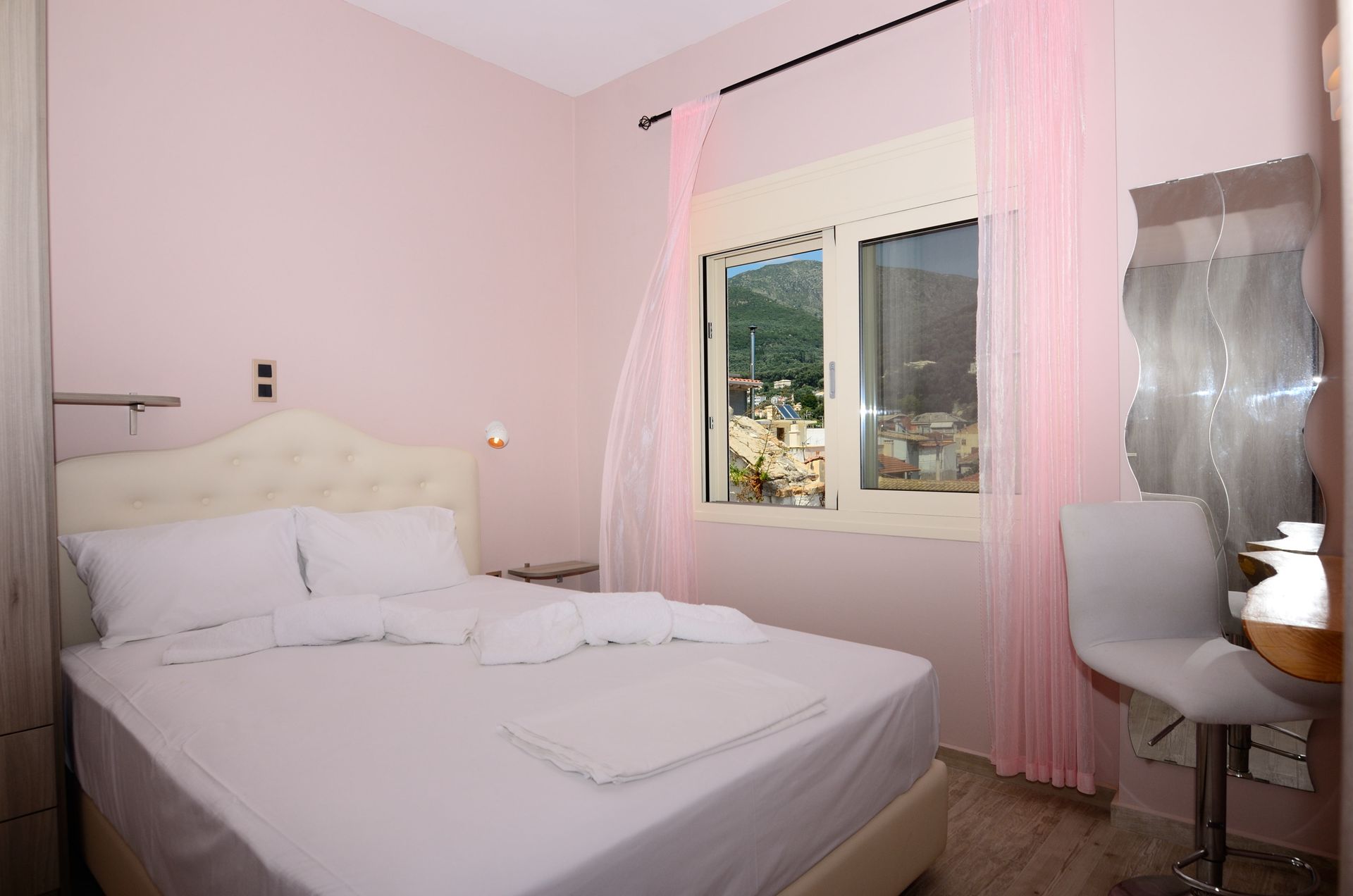 Villa Yvonne Master bedroom