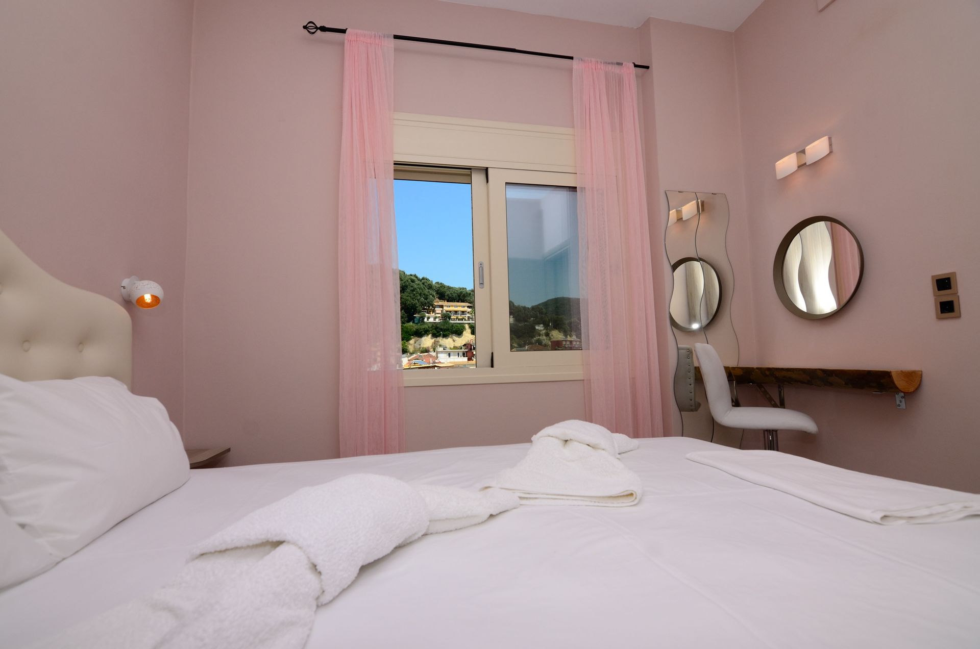 Villa Yvonne Master bedroom