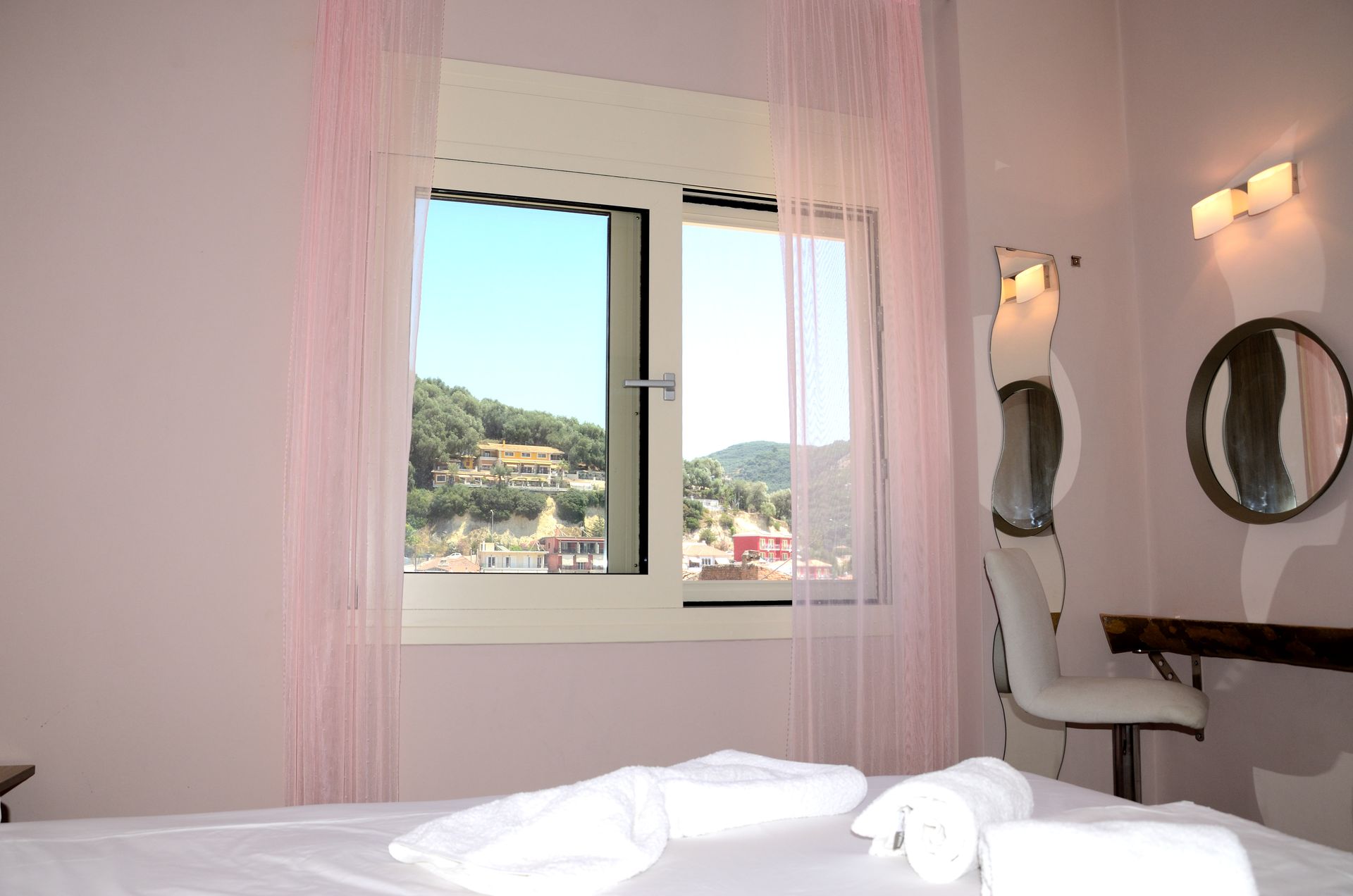 Villa Yvonne Master bedroom