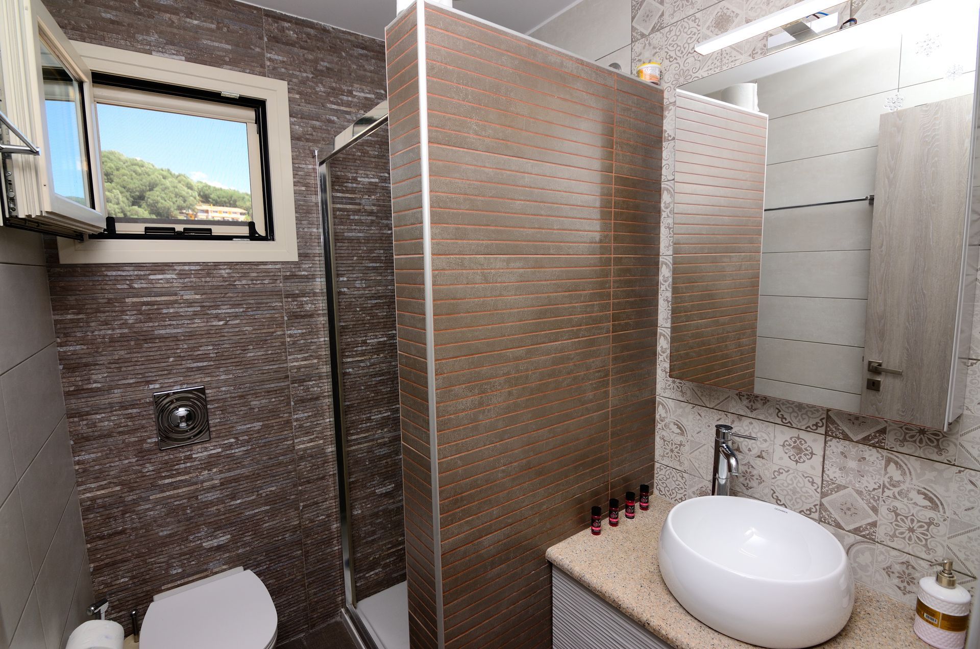 Villa Yvonne bathroom