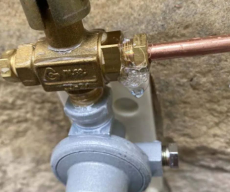 how do you check for a gas leak