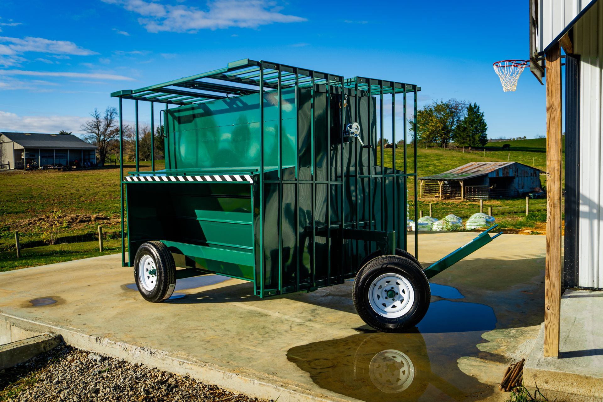 3 Ton Creep Feeder with Racks