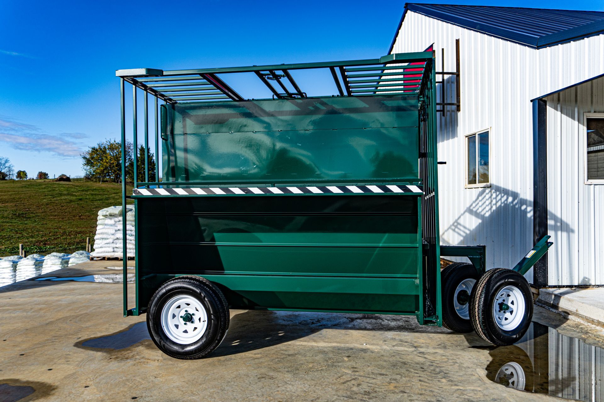 3 Ton Creep Feeder with Racks