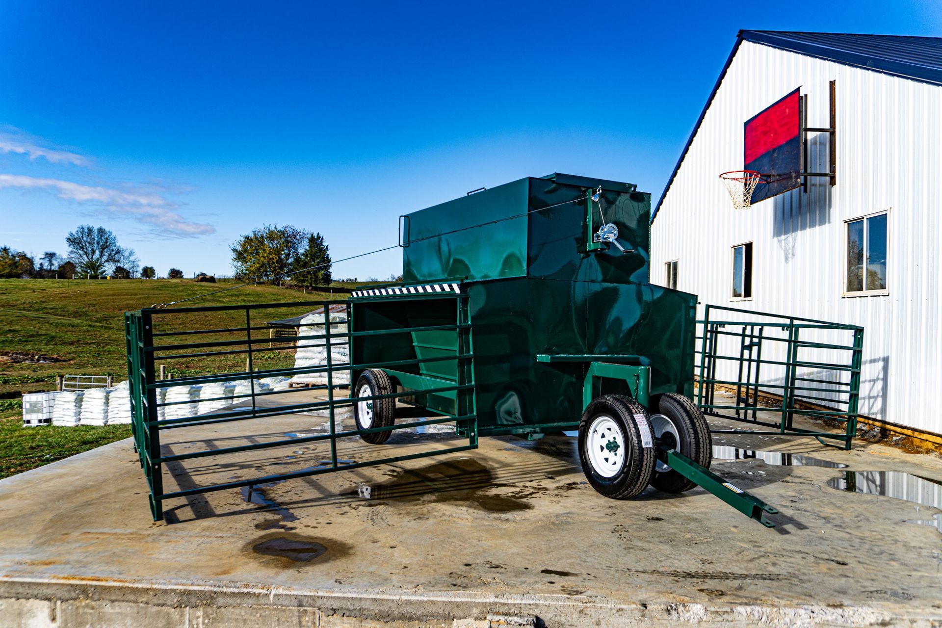 3 Ton Creep Feeder with Racks