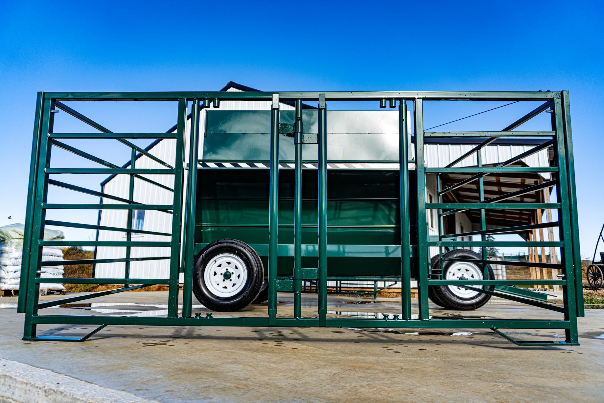 3 Ton Creep Feeder with Racks