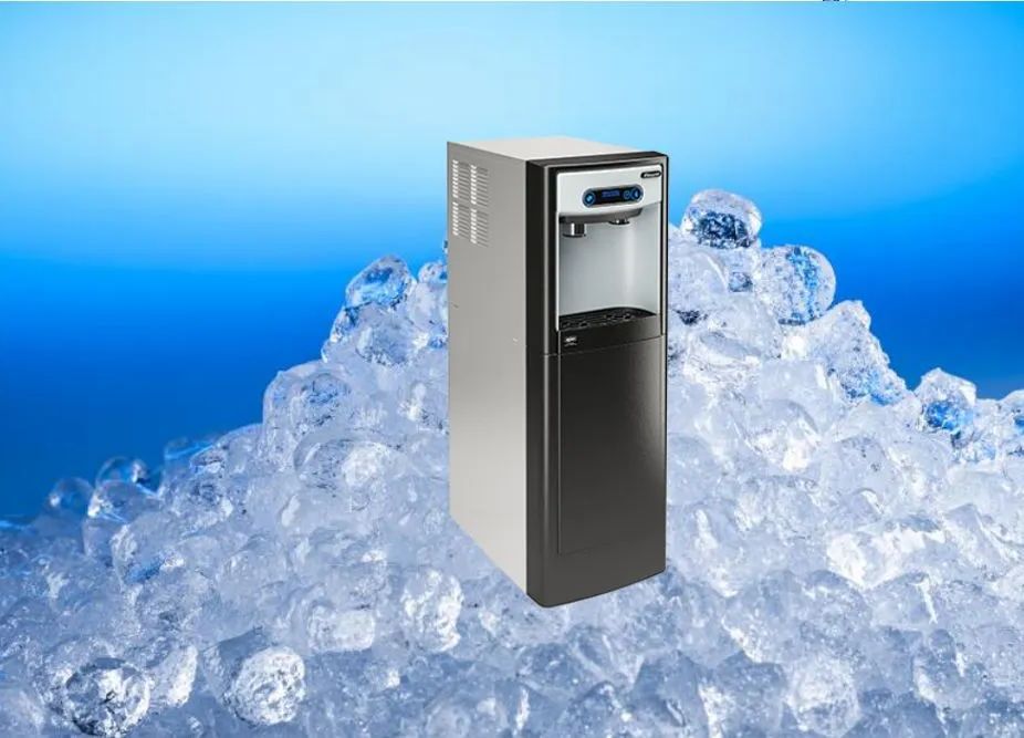 Innovative Design & Technology Sleek design aesthetic Large dispense area Paddle dispense Advanced Features Hot safety button Stainless steel reservoirs Reliable & Dependable Components New quick-change filters Scratch resistant panels Extra large drip tray with “tray full” indicator Follett 7 Series Ice -
Tower & Countertop Models
100 lbs. of Ice Per Day
No Drain Required
Ideal for 25-30 person work space