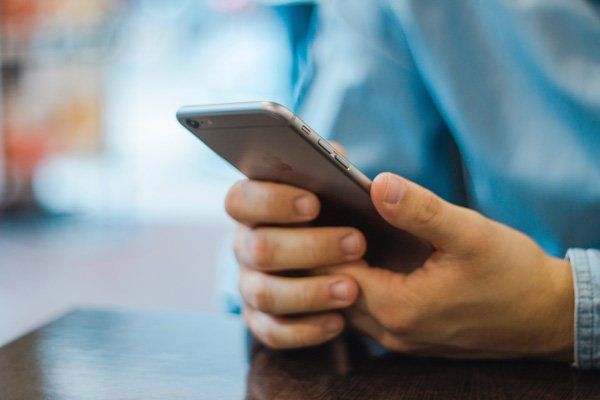 Searching on a mobile phone for a plumber near me (locally)