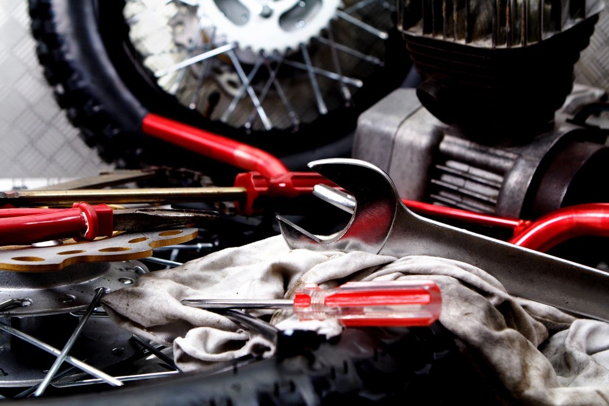 Mechanic's Red Tools - Lubbock, TX - Wrench 'Em Auto & Diesel Repair