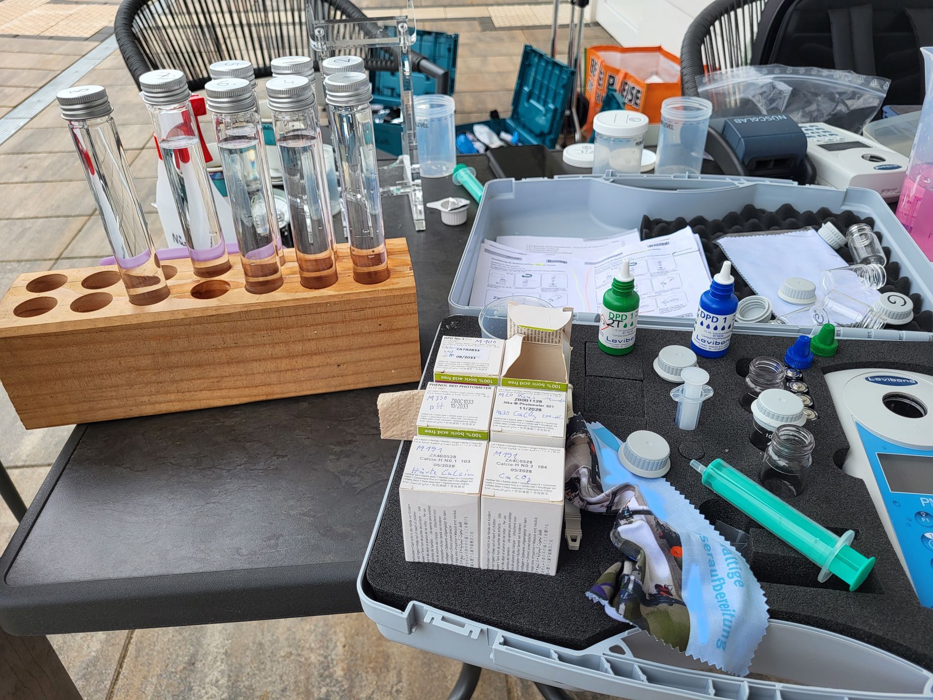 Bei einer Funktionsprüfung nach DGfdB R 65.04 fallen viele Wasseranalysen an, die mit verschiedenen Messgeräten durchgeführt werden.