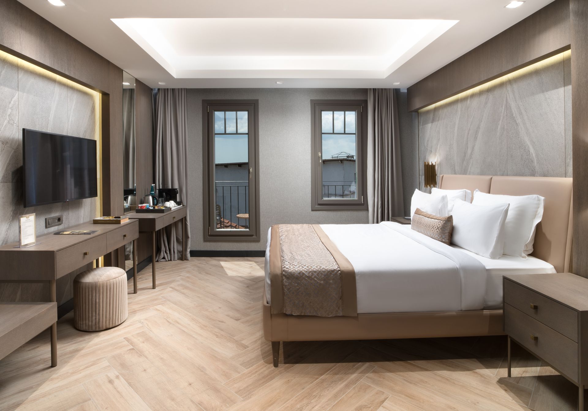 Motto by Mula, Connected Family Suite with Balcony
