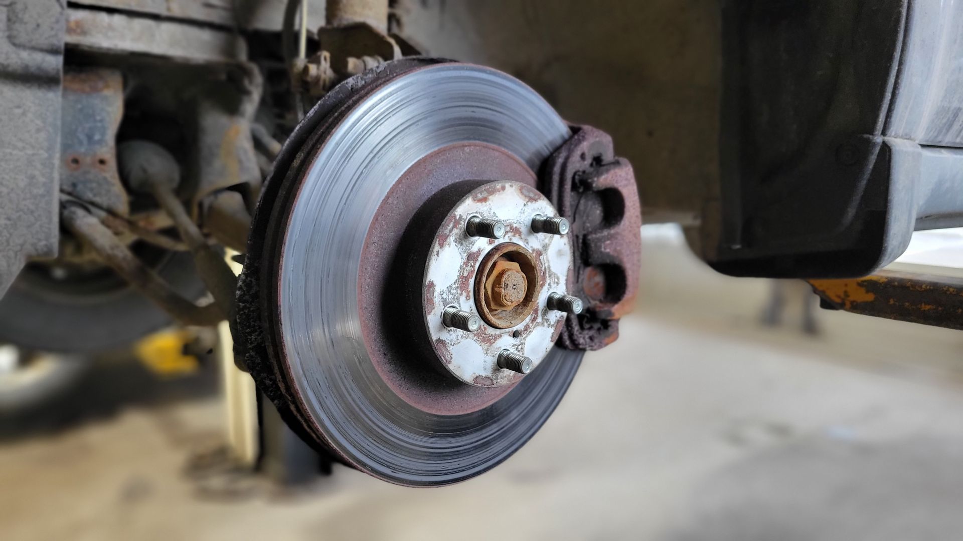 Lakeshore Automotive brake system, including caliper, rotor, and brake pads, ensuring a safe and smooth stop for your vehicle.