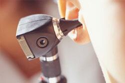 DR. RENÉ GÓMEZ SARABIA - Cirugía de oído infectado