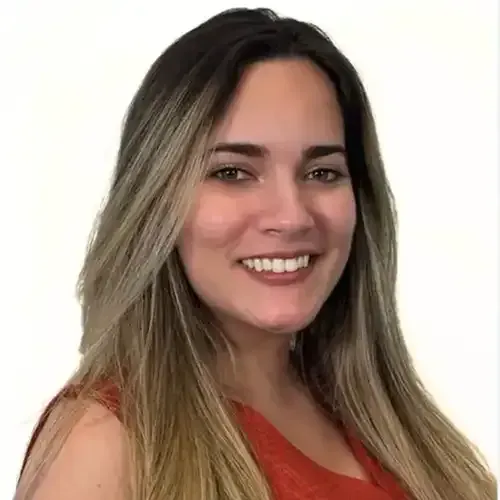 Esther Lira Headshot