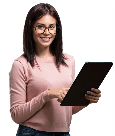 Chica sosteniendo ipad