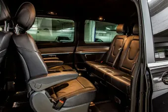 Luxe Mercedes V klasse met zwart lederen interieur,
