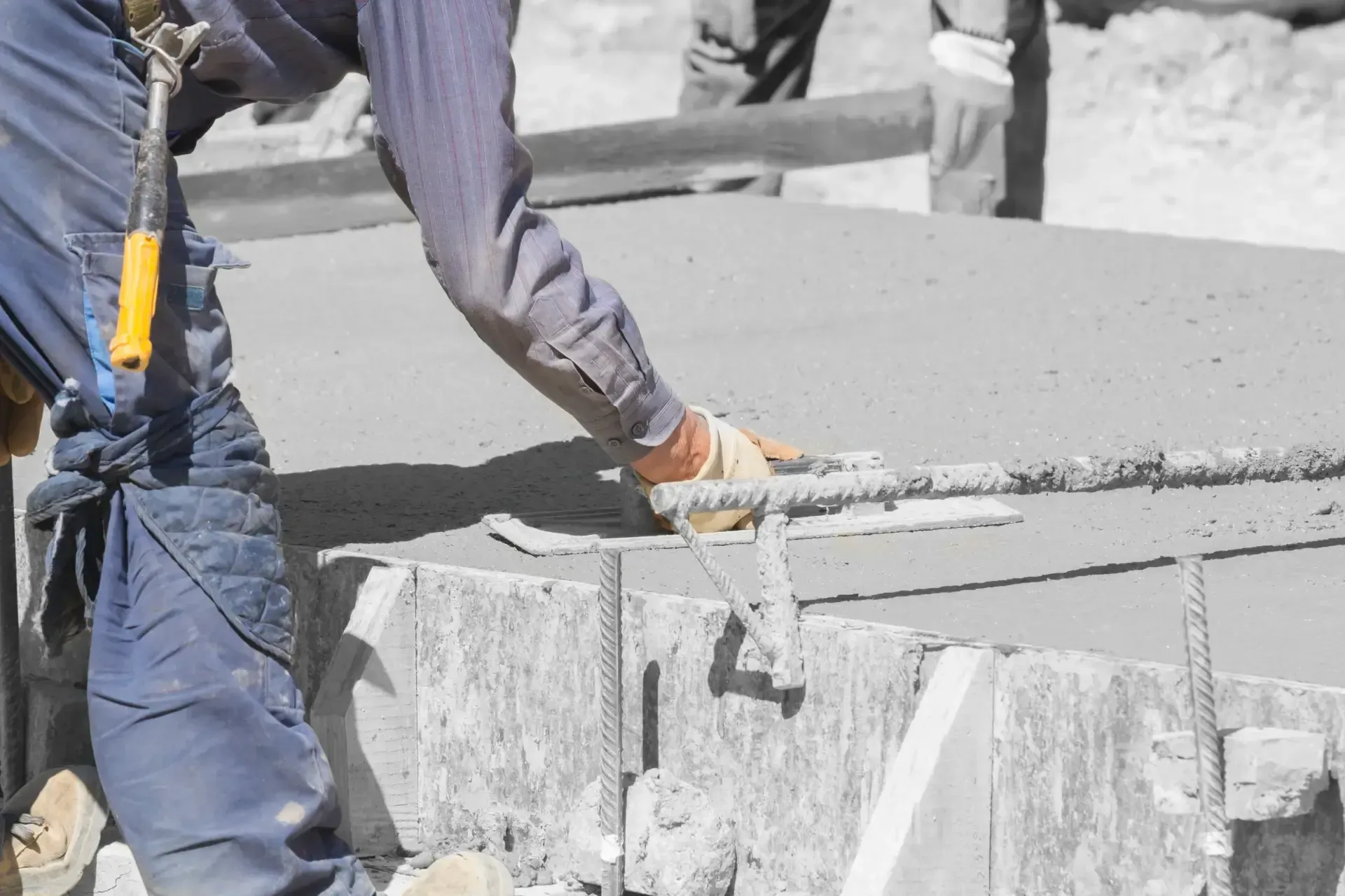 is it safe to live in a house with foundation problems