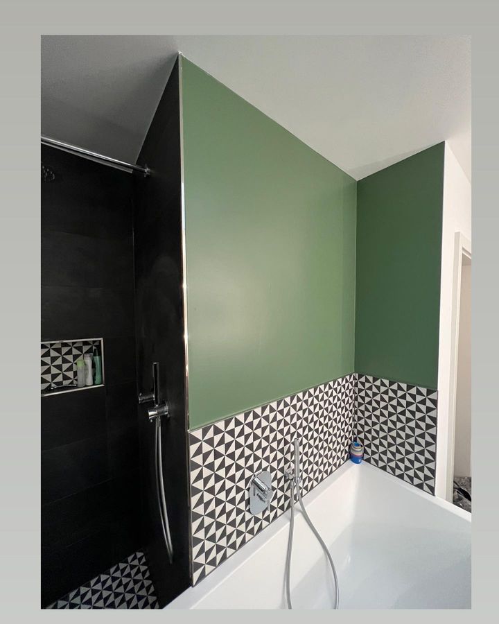 moderne Farbgestaltung Badezimmer