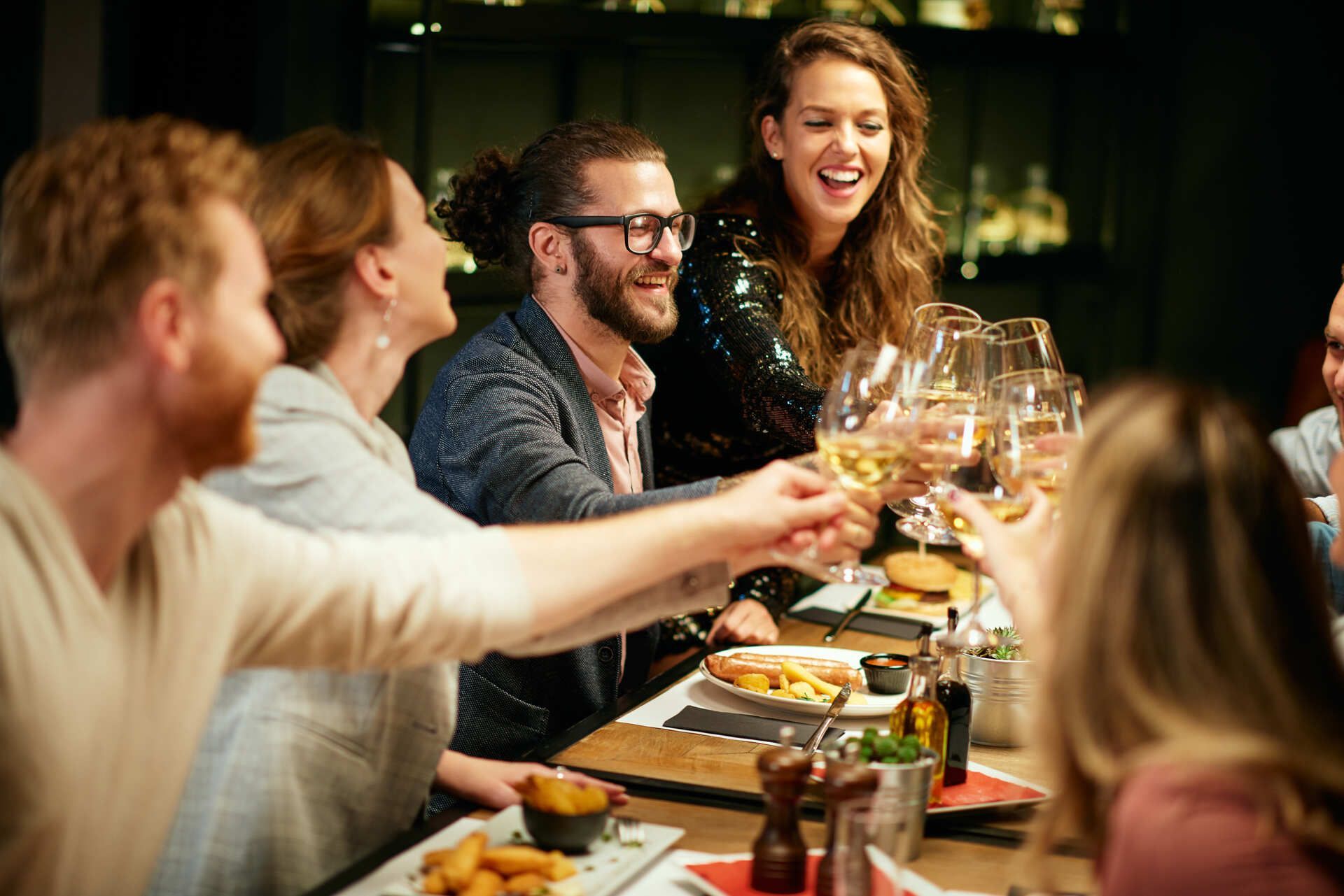 friednds enjoying together in a pub