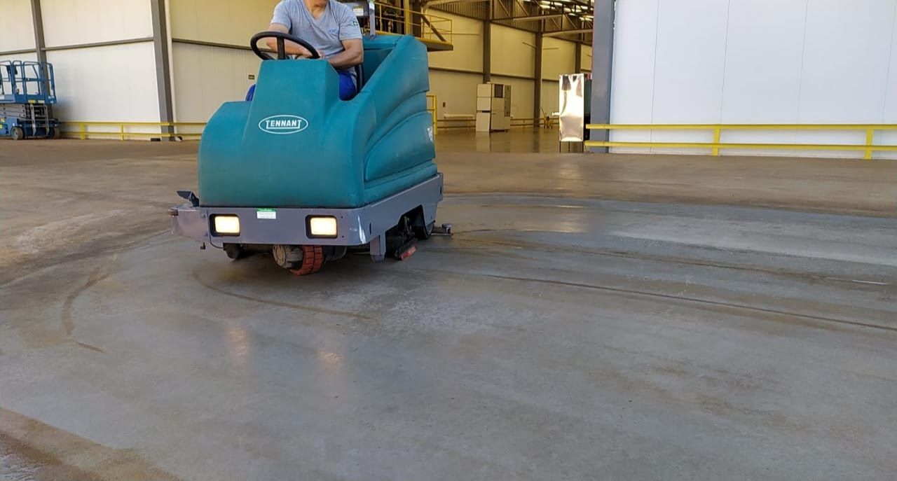 Lavadora de piso T15 lavadora de piso, lavadora de piso industrial, lavadora de piso tennant, tennant T15, tennant 7200, alfatennant, alfa tennant, lavadora lava e seca piso, promolimp, vulcan, limpeza mecanizada, ecologica equipamentos, karcher, nilfisk, viper, tuffan