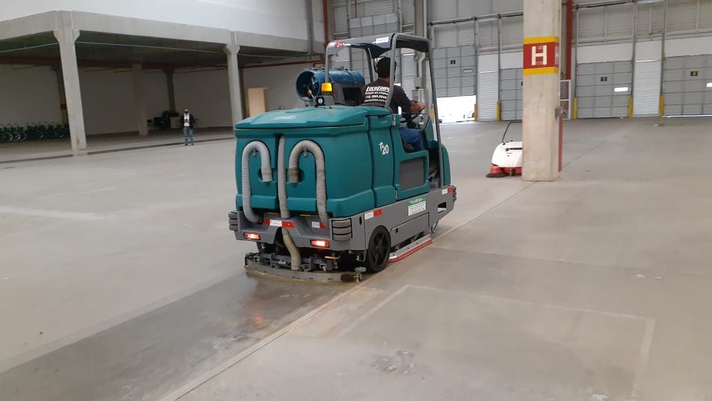 Localimpo Solução em Limpeza: lavadora de piso, lavadora de piso industrial, lavadora de piso tennant, tennant T20, tennant M20, alfatennant, alfa tennant, lavadora lava e seca piso, Localimpo Solução em Limpeza: promolimp, vulcan, limpeza mecanizada, ecologica equipamentos, karcher, nilfisk, viper, tuffan