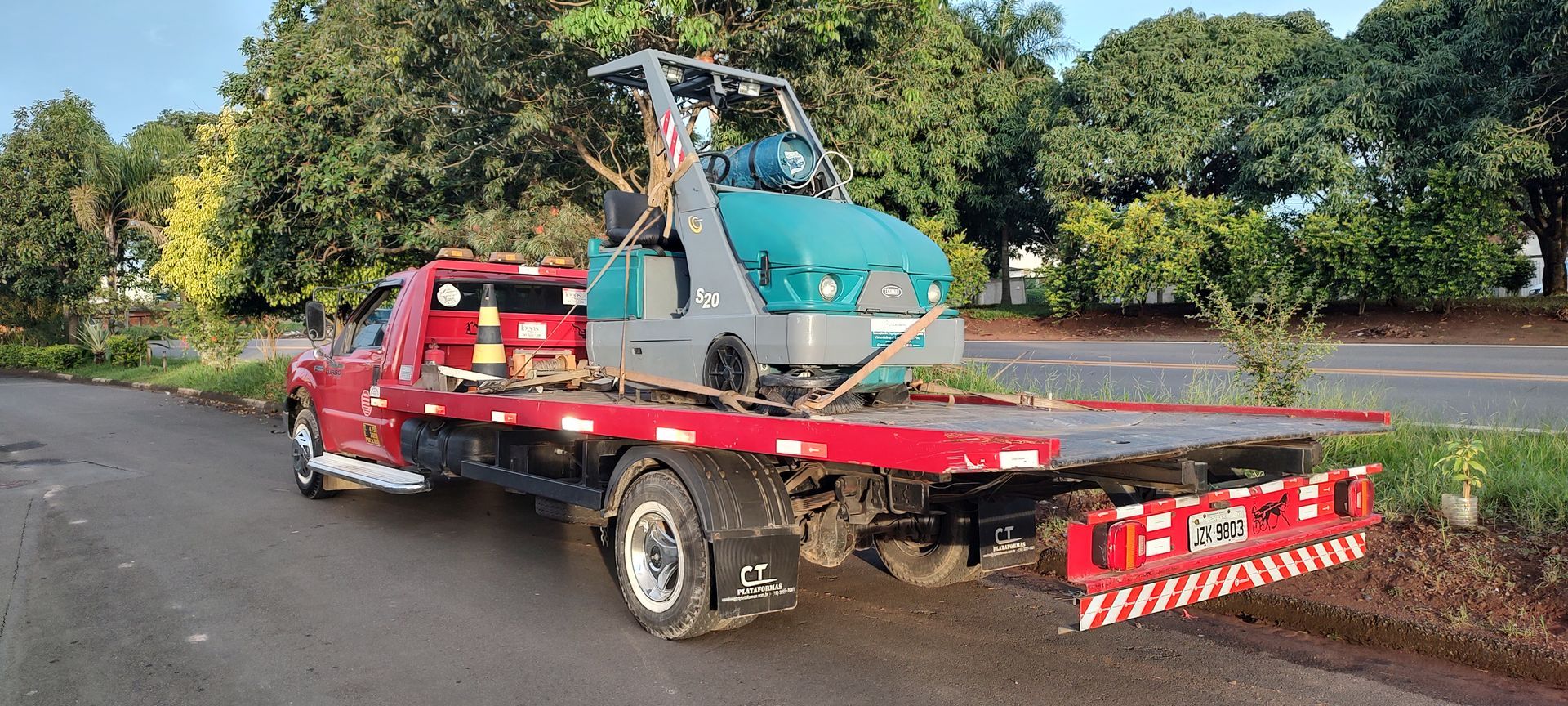 Varredeira de Piso alfa tennant modelo S20