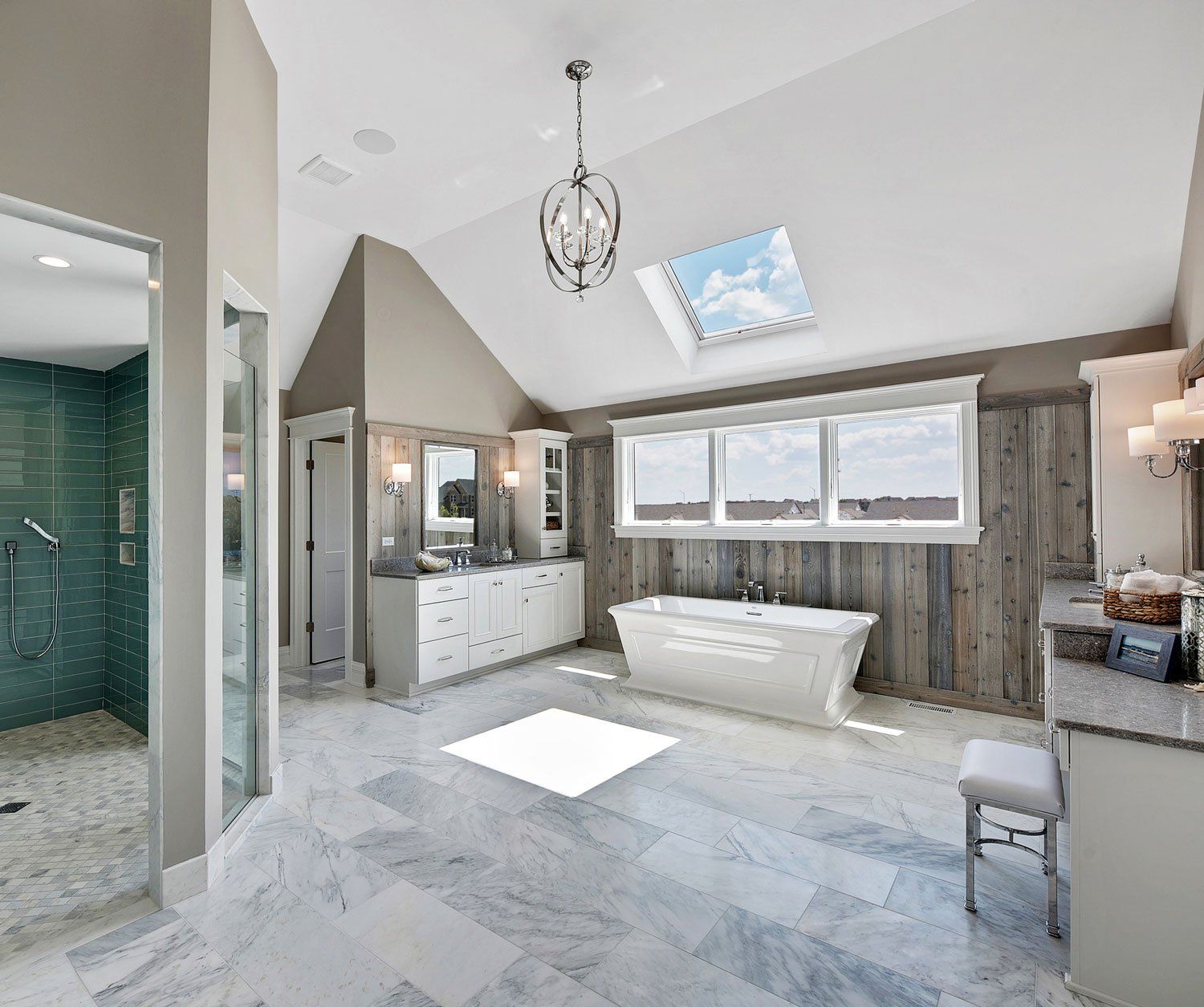 Spacious Bathroom — Ashton, MD — Uneeda Plumbing Bath Remodeling LLC Spacious Bathroom — Ashton, MD — Uneeda Plumbing Bath Remodeling LLC