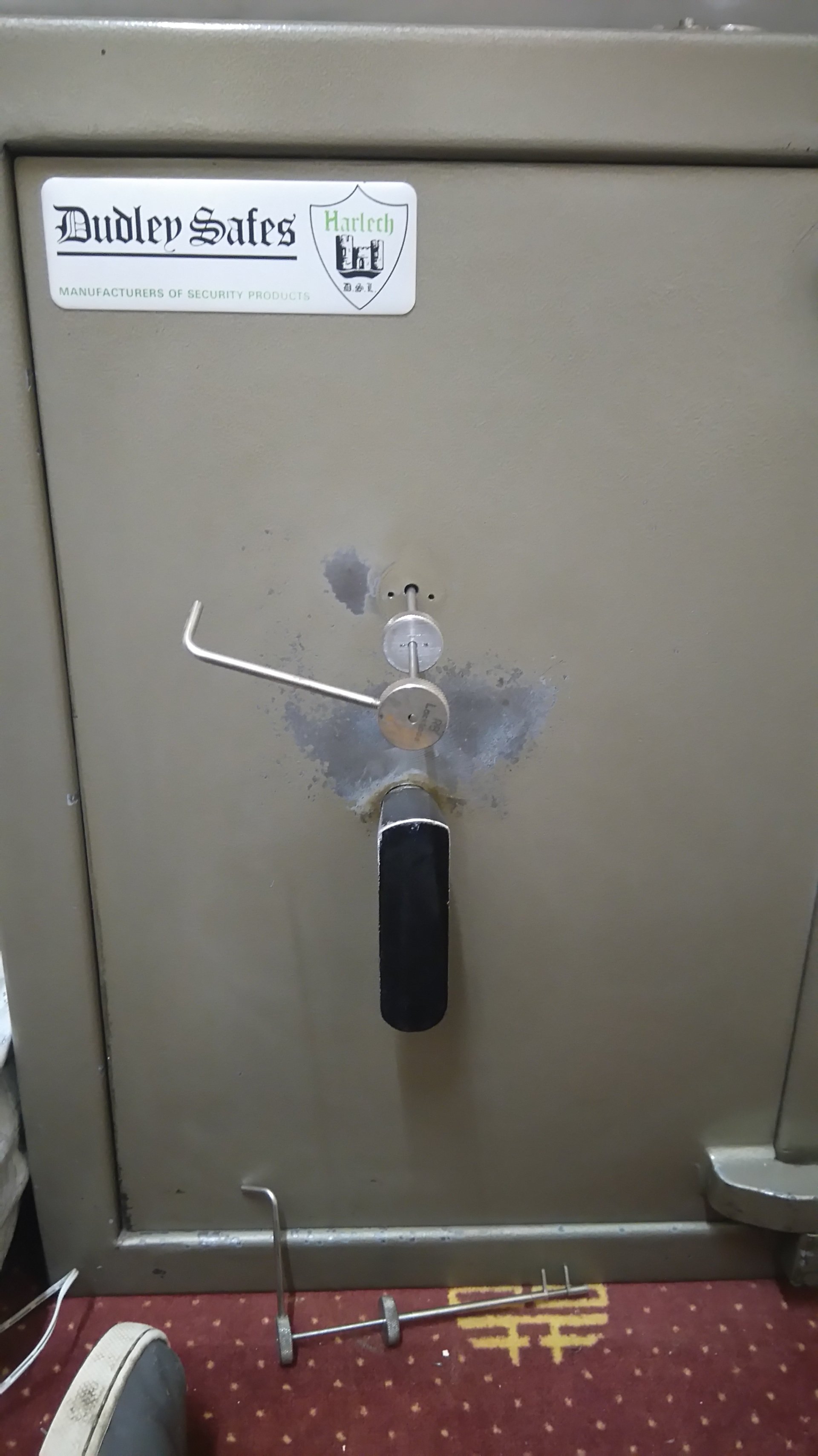 Locksmiths Key Cutting Ealing, London R&R Security