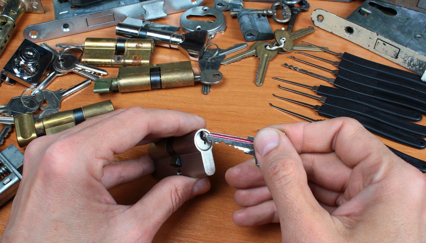Locksmith services from R&R Security in Twickenham, London