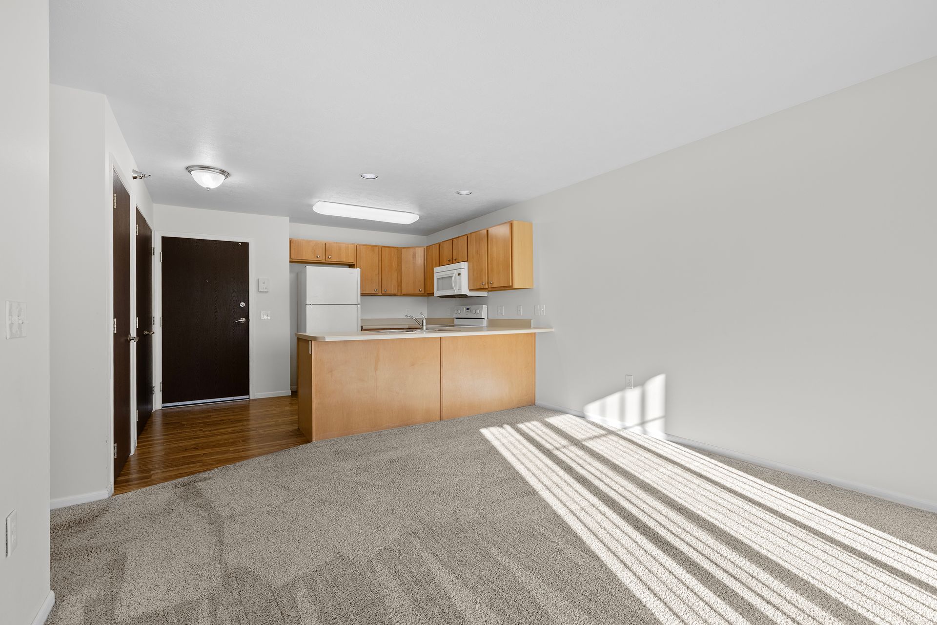High Ridge Leasing Highlands Ridge Apartments