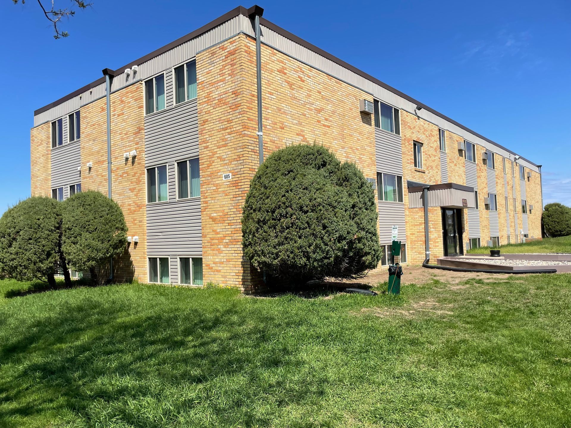 Summit Park Apartments at IMM Apartments in Minot North Dakota