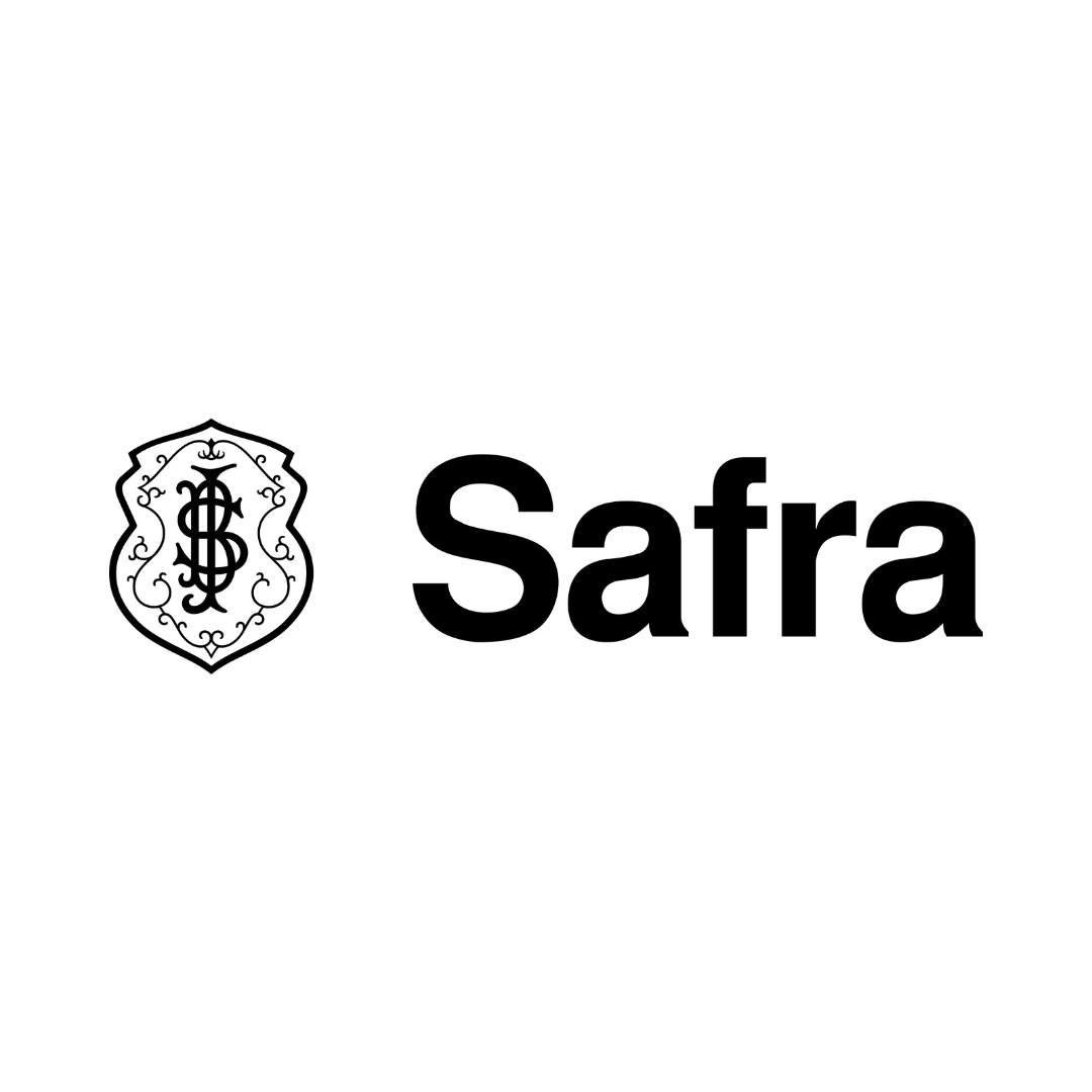 Logotipo da Safra com texto e emblema em preto sobre fundo branco.