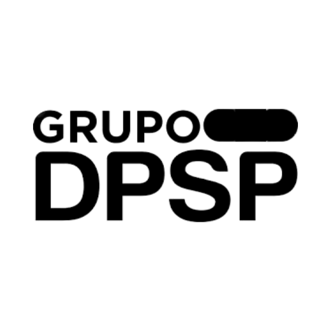 Logotipo preto do GRUPO DPSP sobre fundo branco, com um ícone retangular arredondado ao lado do nome.