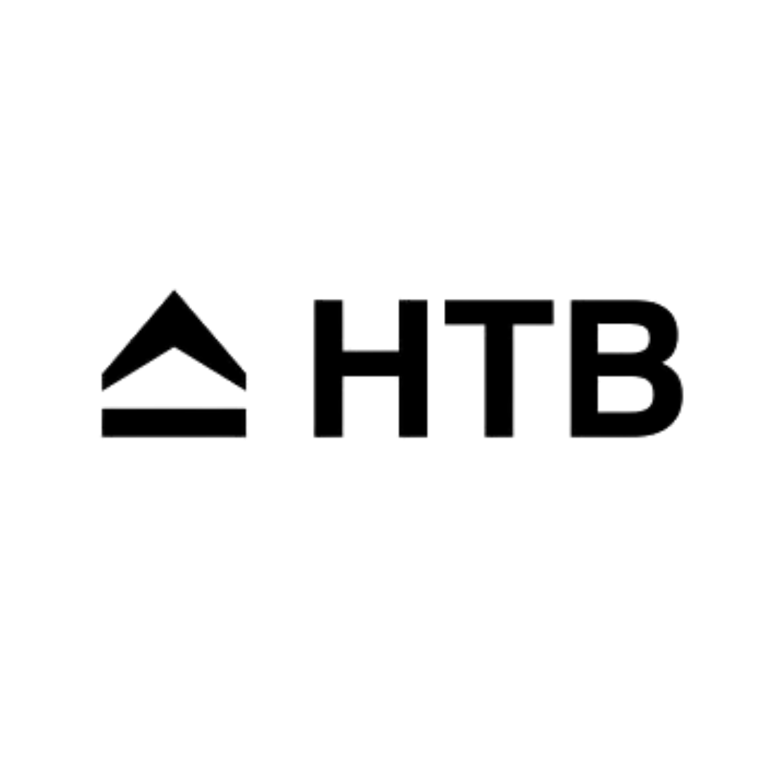 Logotipo HTB preto com ícone de telhado estilizado em fundo branco