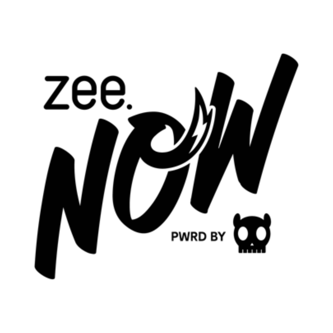 Logotipo Zee NOW em preto e branco com “PWRD BY” e um pequeno ícone de mascote.
