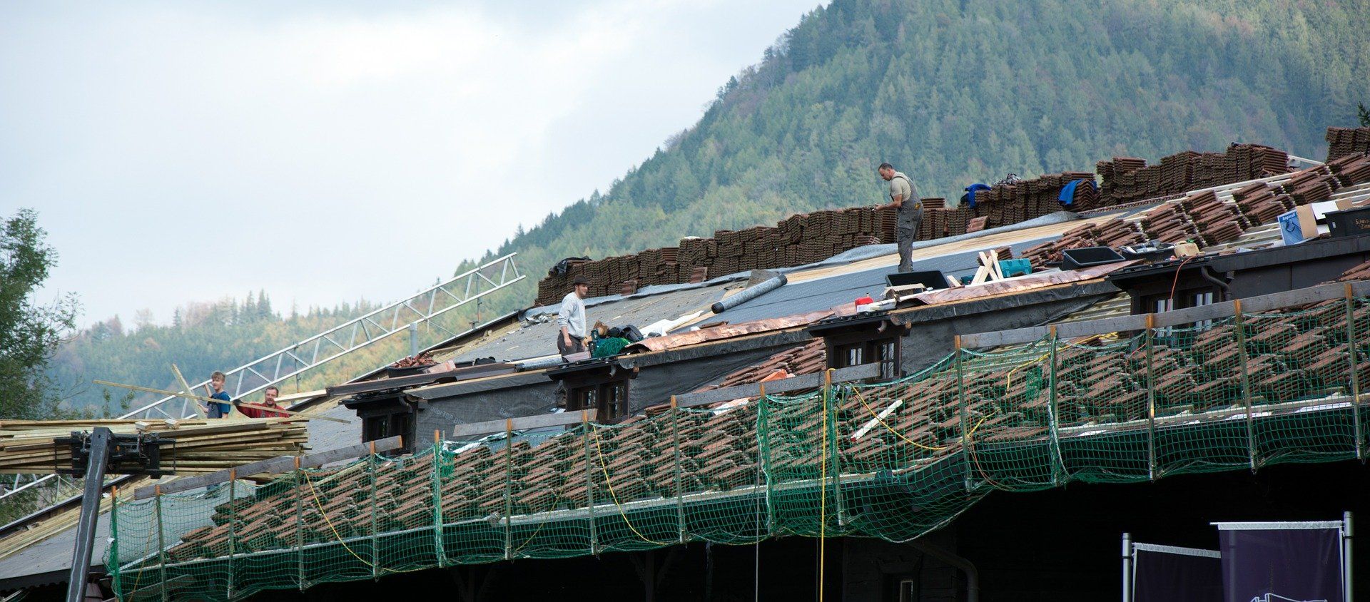 roofing contractor