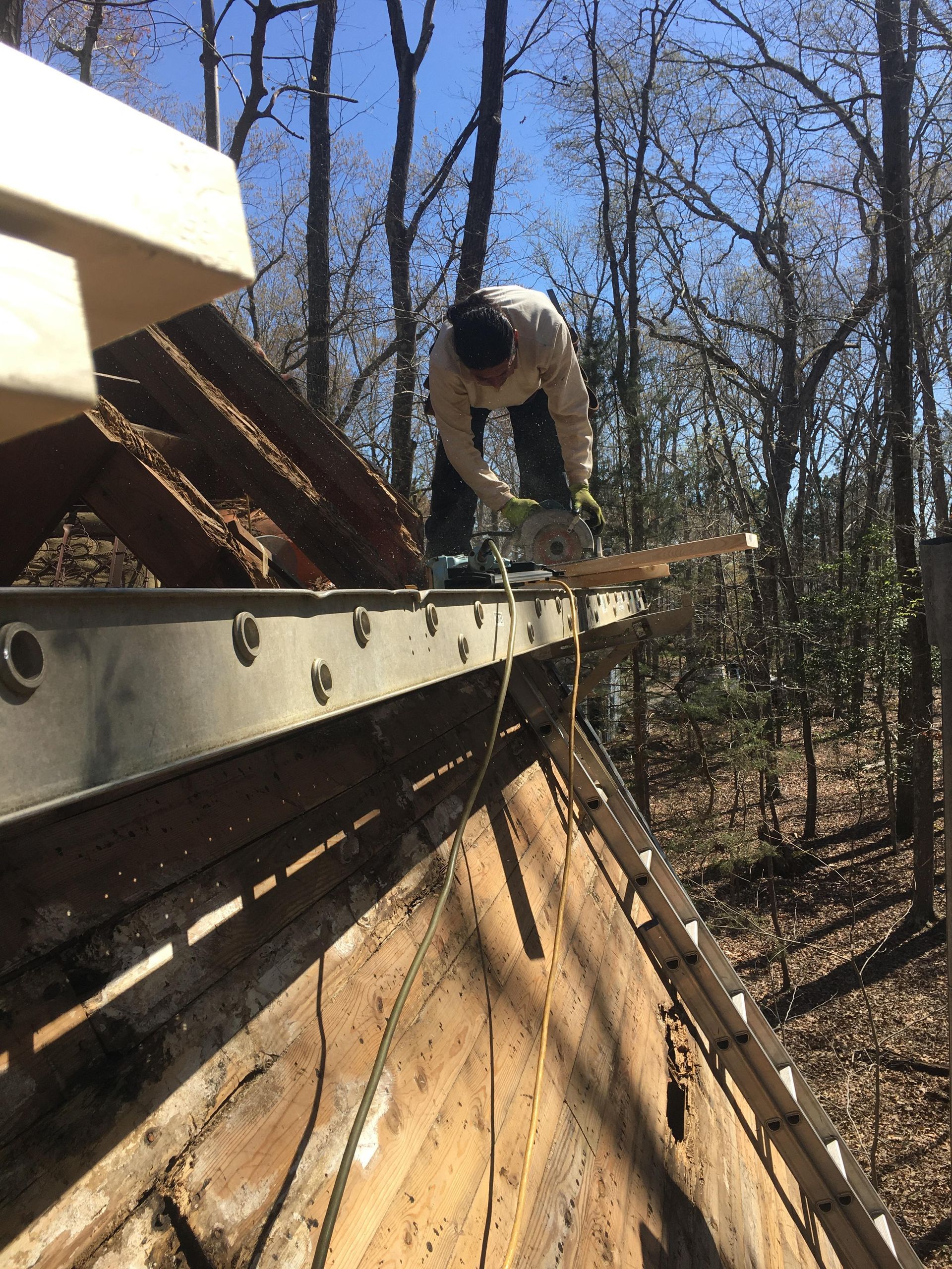 Throne Roofing Company