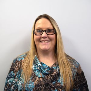 Headshot of Amanda Johnson, Sales Manager for KSSG.