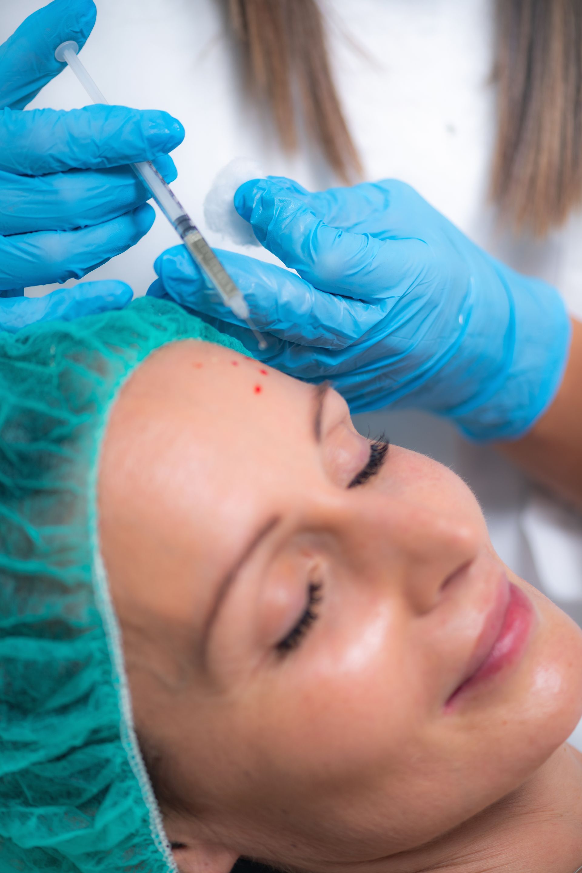 woman receiving PRP injection