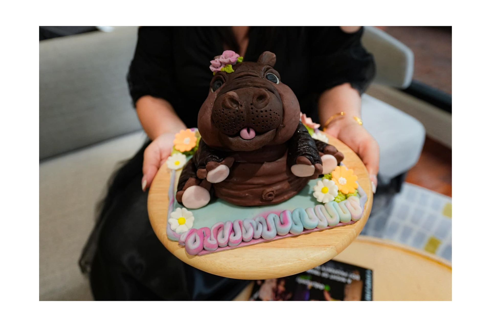Moo Deng cake
