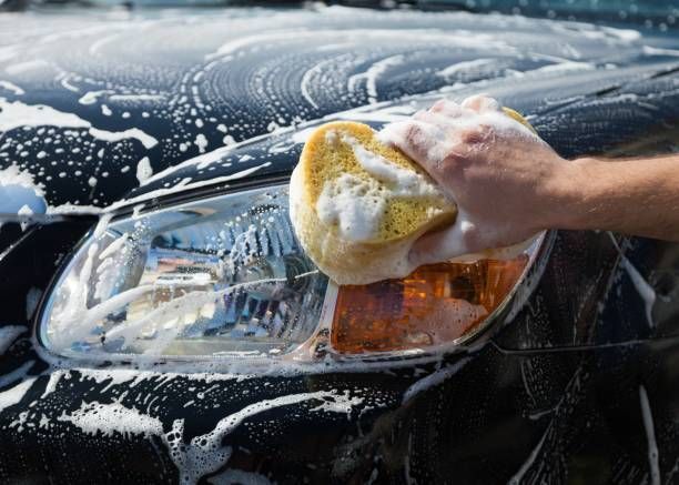 Despre curatarea farurilor masinii inainte de procesul de polisare a farurilor. asctuningautobacau.dudaone.com