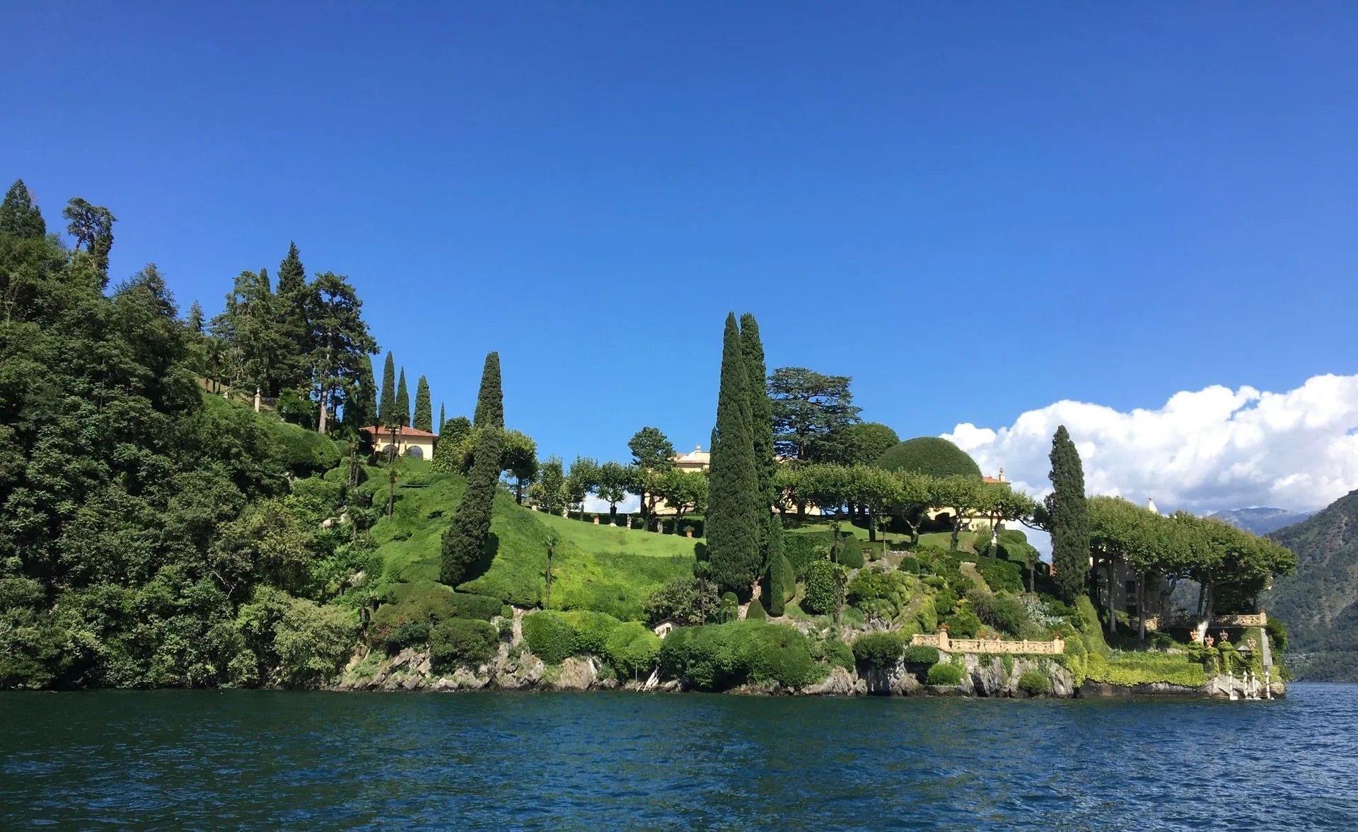 Villa Balbianello - Lake Como – Star Wars and 007 movie set
Private boat tour on Lake Como. Mylariosaurus boat tours
Our private boat tour on Lake Como. Starting from Bellagio, Como, Cernobbio, Tremezzo, Argegno e Varenna
#lakecomo #como #italia #bellagio #cernobbio #varenna #tremezzo #privateboattour #boattour #mylariosaurus