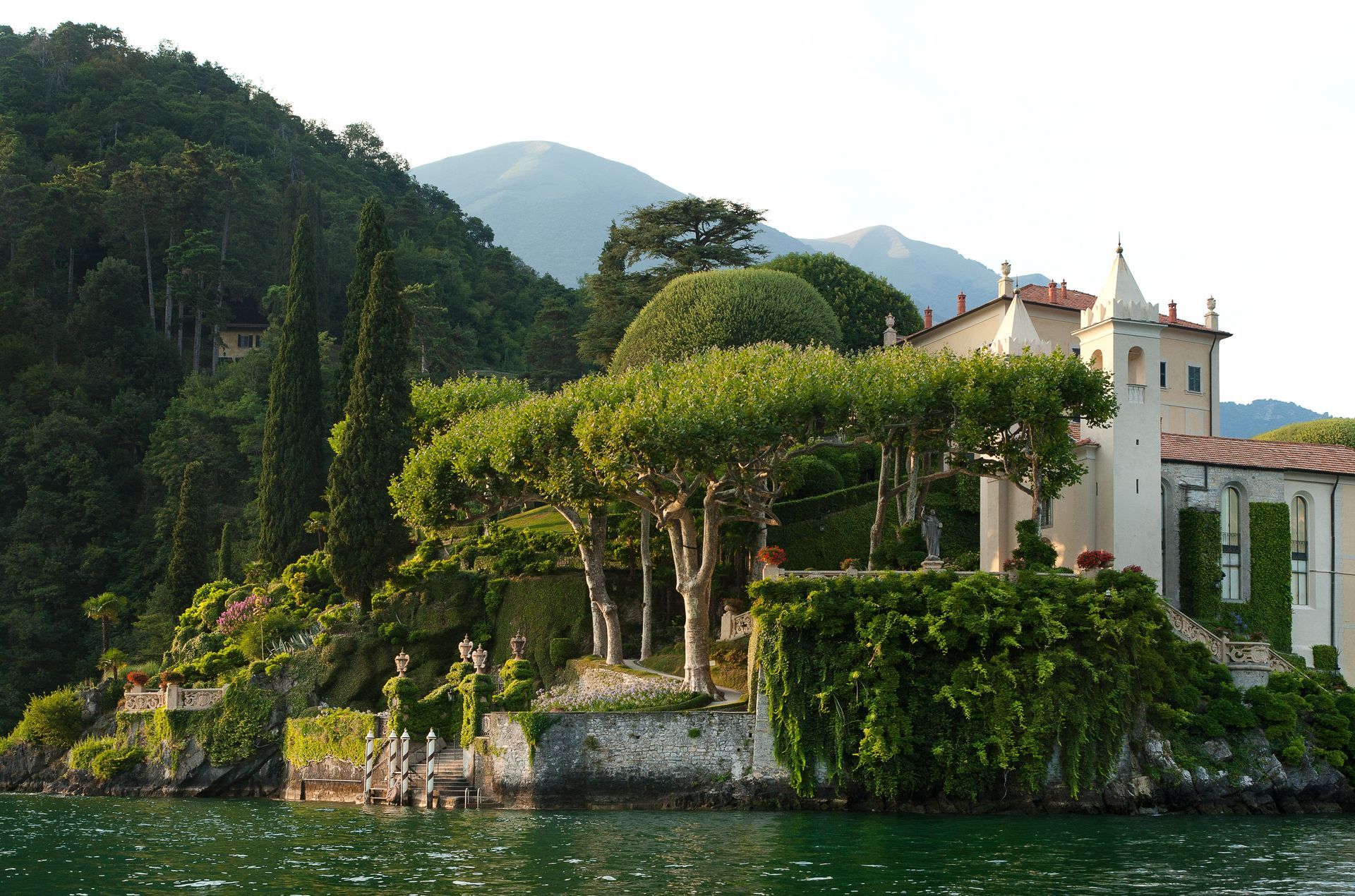 Villa Balbianello - Lake Como – Star Wars and 007 movie set
Private boat tour on Lake Como. Mylariosaurus boat tours
Our private boat tour on Lake Como. Starting from Bellagio, Como, Cernobbio, Tremezzo, Argegno e Varenna
#lakecomo #como #italia #bellagio #cernobbio #varenna #tremezzo #privateboattour #boattour #mylariosaurus
