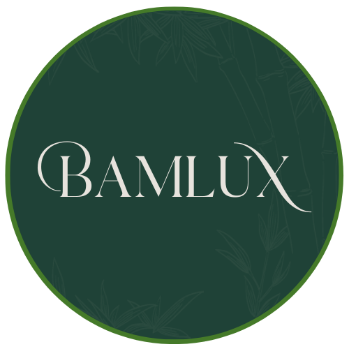 Donkergroen rond logo met het woord “BAMLUX” in witte letters
