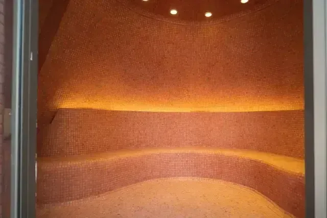 Baño turco en el spa del Hotel Aimarawa, espacio de lujo en San Antero diseñado para relajación y bienestar