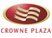 Un gros plan d'un logo Crowne Plaza sur fond blanc.