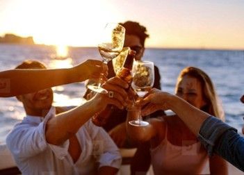 Group of friends on booze cruise Panama City Beach with Reel Groovy Experiences