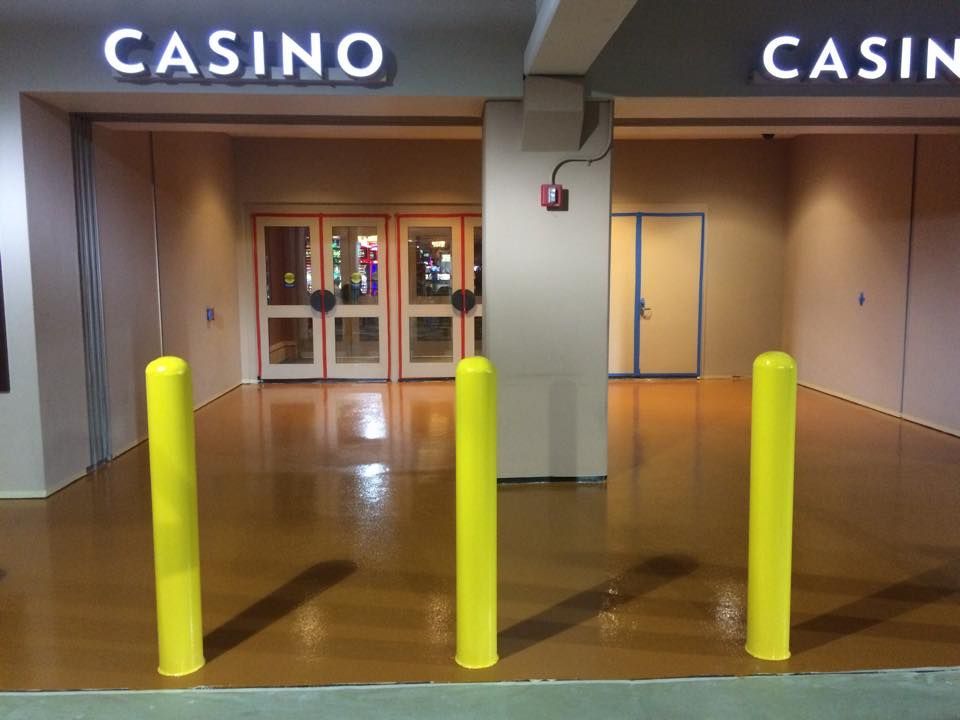 A building with a sign that says casino on it