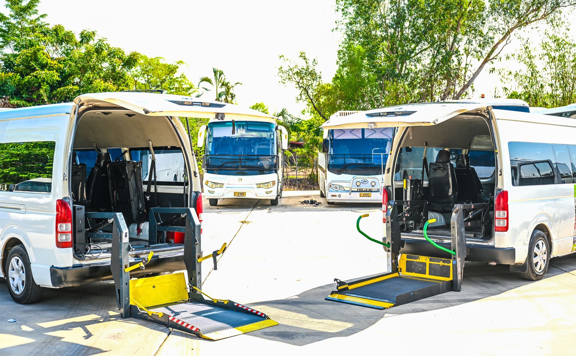 Minibus Shuttle With Open Door - Minibus Hire in Darwin, NT