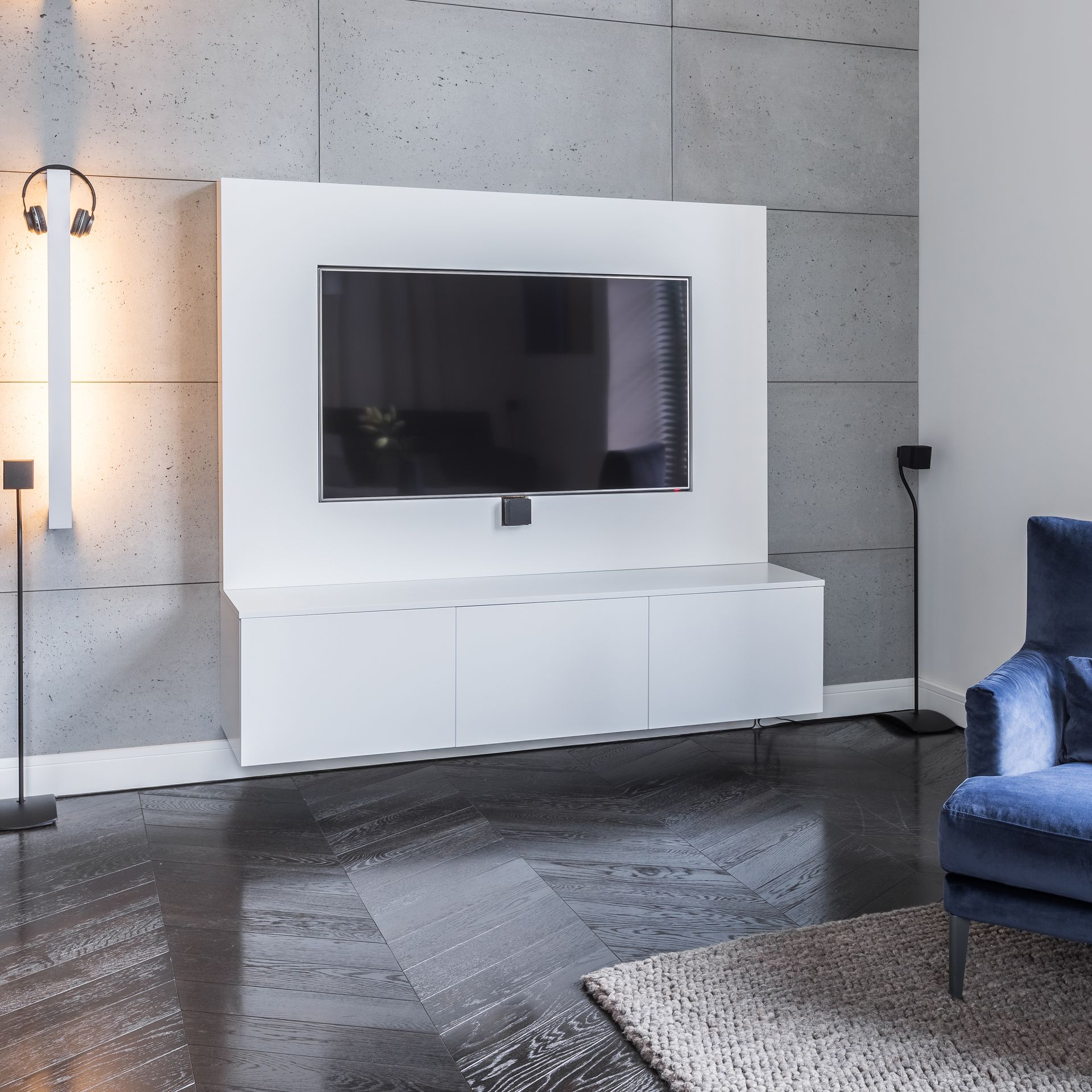 Home tv installed in a living room